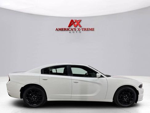 Used 2017 Dodge Charger SXT w/ AWD Plus Group image 7