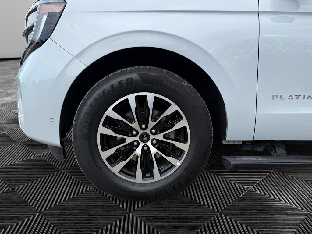 Certified 2025 Ford Expedition Max Platinum AWD/4WD image 9