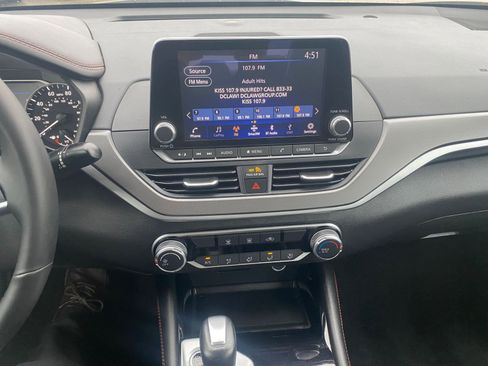 Used 2025 Nissan Altima 2.5 SR image 17