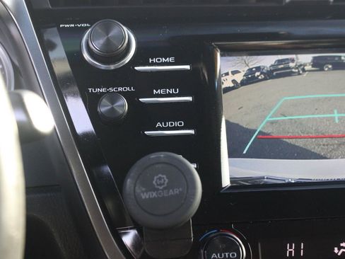 Used 2018 Toyota Camry L image 22