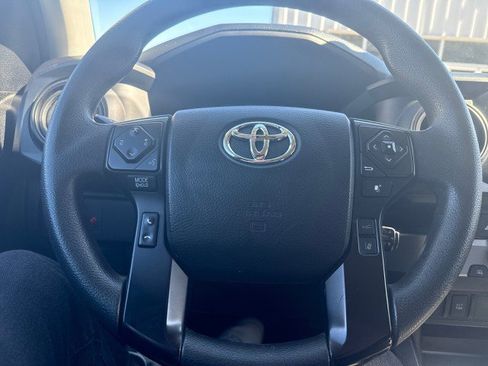 Used 2022 Toyota Tacoma SR image 17