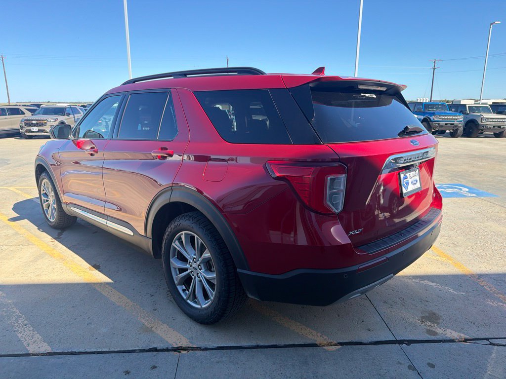 Used 2020 Ford Explorer XLT w/ Equipment Group 202A AWD/4WD image 6