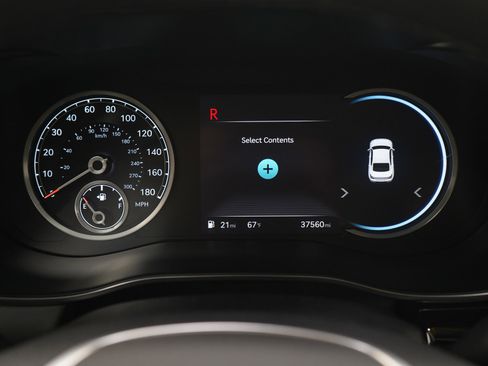 Used 2025 Genesis G70 2.5T image 22