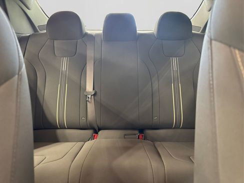 Used 2022 Hyundai Elantra SEL w/ Preferred Accessory Package image 18