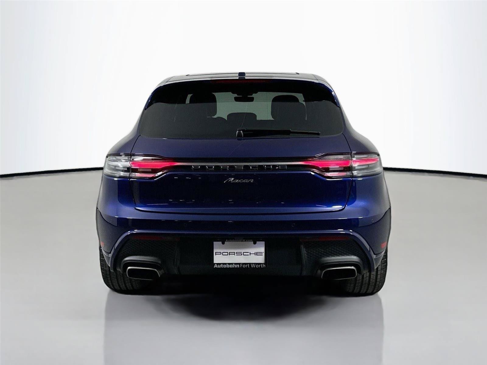 Certified 2026 Porsche Macan AWD/4WD image 6