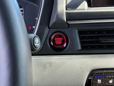 Used 2025 Honda Pilot Black Edition image 21