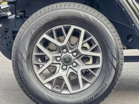 Used 2024 Jeep Wrangler Sahara image 37