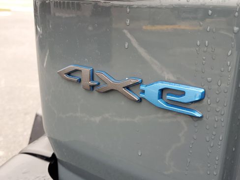 Used 2025 Jeep Wrangler Unlimited Rubicon 4xe w/ Convenience Group image 12