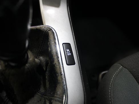 Used 2012 Chevrolet Cruze Eco FWD image 17