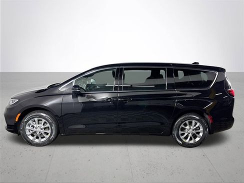 New 2026 Chrysler Pacifica Select image 9