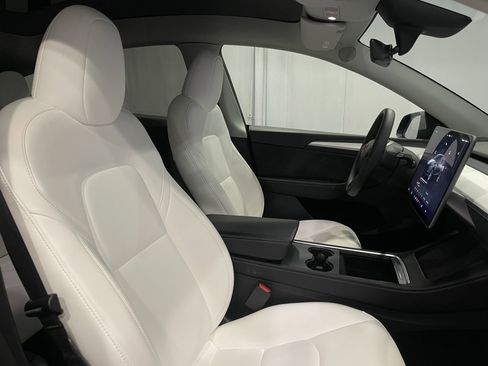 Used 2023 Tesla Model Y Long Range image 13