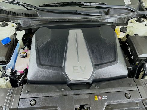 Used 2024 Kia EV6 Wind w/ Wind Technology Package AWD/4WD image 33