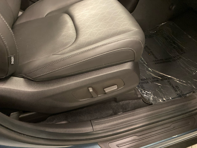 Used 2026 Kia Carnival SX w/ SX Dark Edition Package FWD image 33