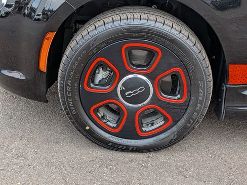 Used 2017 FIAT 500 e w/ Esport Package image 12