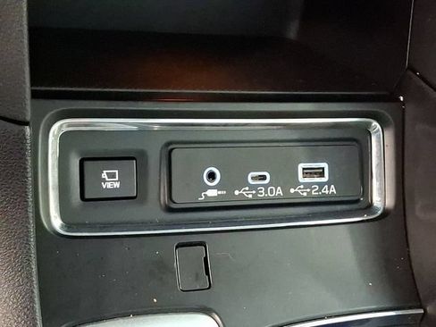 Used 2023 Subaru Ascent Limited w/ Technology Package AWD/4WD image 25