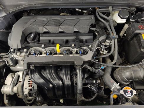 Used 2022 Hyundai Venue SEL FWD image 30