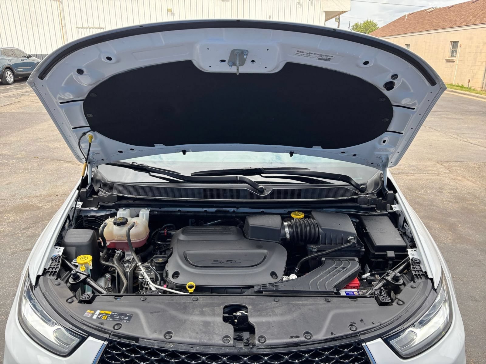 Used 2025 Chrysler Pacifica Select FWD image 35