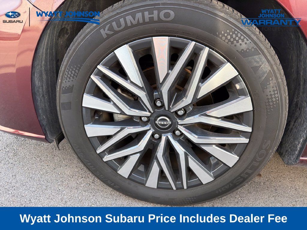 Used 2025 Nissan Altima 2.5 SV FWD image 3