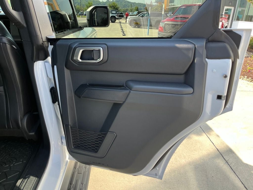 Used 2026 Ford Bronco Outer Banks w/ Sasquatch Package AWD/4WD image 26