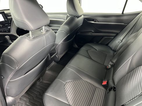 Used 2024 Toyota Camry SE image 18