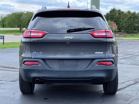 Used 2016 Jeep Cherokee Latitude AWD/4WD image 31