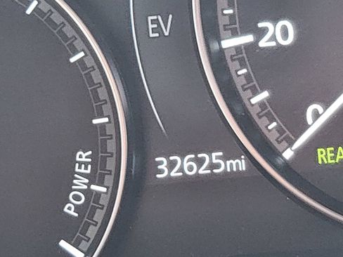 Used 2025 MAZDA CX-50 AWD 2.5 Hybrid w/ Premium Pkg image 4