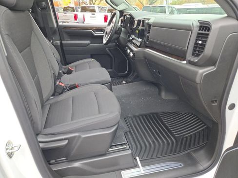 New 2026 GMC Sierra 1500 SLE w/ Preferred Package AWD/4WD image 7