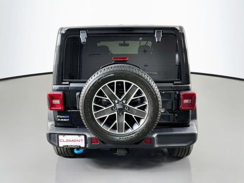 Used 2023 Jeep Wrangler Unlimited Sahara w/ Cold Weather Group AWD/4WD image 7