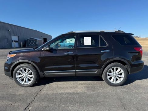 Used 2013 Ford Explorer XLT image 4