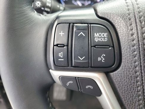 Used 2019 Toyota Highlander XLE image 26