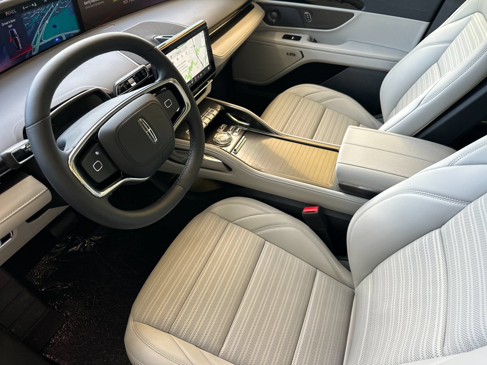 New 2026 Lincoln Nautilus Reserve w/ Jet Appearance Package AWD/4WD image 9