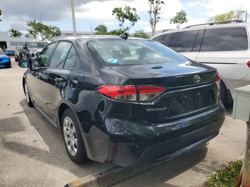 Used 2020 Toyota Corolla LE FWD image 7
