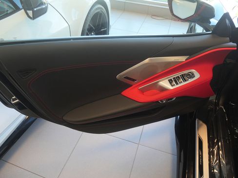 Used 2024 Chevrolet Corvette Z06 RWD image 7