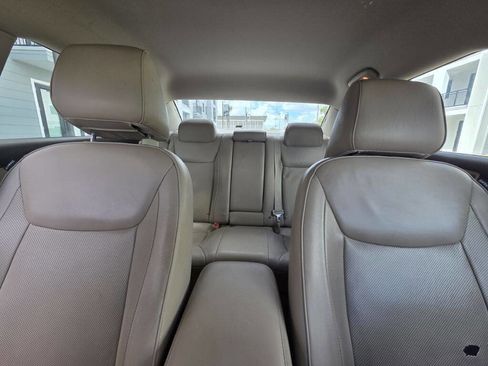 Used 2012 Chrysler 300 C image 38