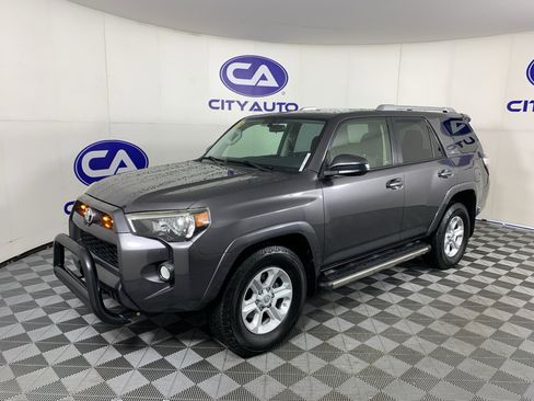 Used 2014 Toyota 4Runner SR5 RWD image 7