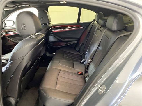 Used 2023 BMW 530i 530i w/ Premium Package image 28