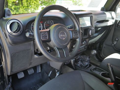 Used 2013 Jeep Wrangler Sport AWD/4WD image 4
