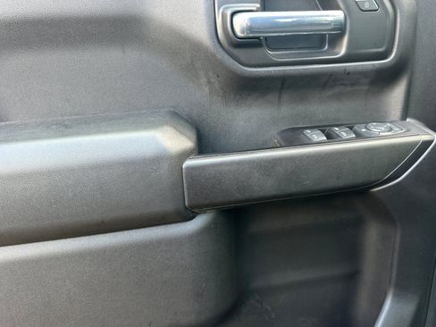 Used 2019 Chevrolet Silverado 1500 Custom Trail Boss w/ Custom Convenience Package image 10