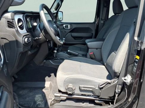 Used 2025 Jeep Wrangler Sport AWD/4WD image 18