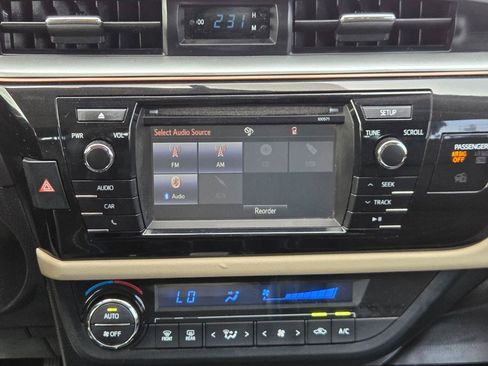Used 2016 Toyota Corolla LE FWD image 21