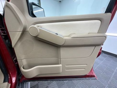 Used 2010 Mercury Mountaineer AWD image 12
