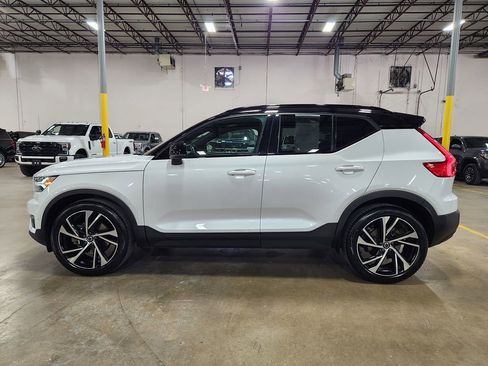 Used 2021 Volvo XC40 T4 R-Design w/ Advanced Package image 7