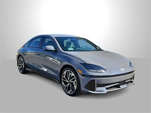 Used 2023 Hyundai Ioniq 6 SEL image 2