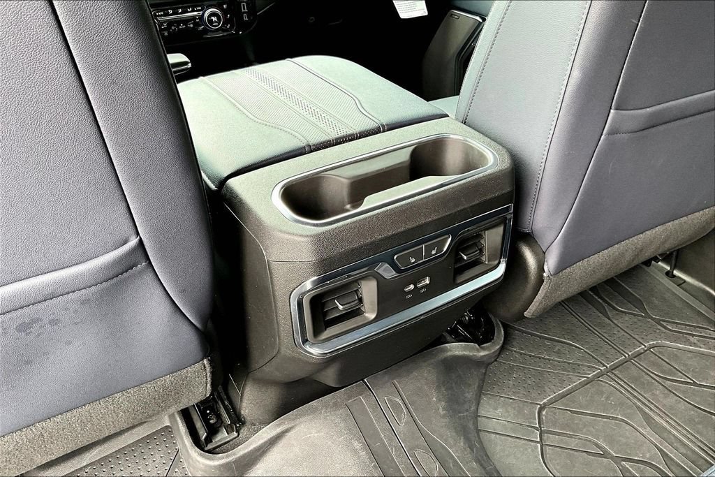 Used 2023 Chevrolet Silverado 1500 High Country AWD/4WD image 13