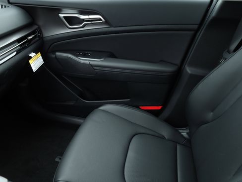 New 2026 Kia Sportage EX image 14