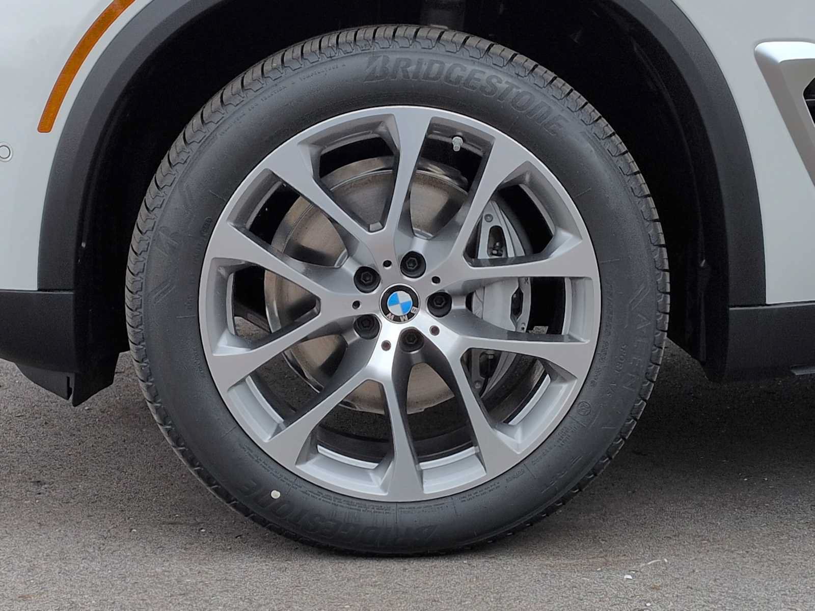 Used 2026 BMW X5 xDrive40i w/ Premium Package AWD/4WD image 13