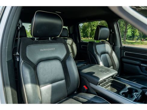 Used 2023 RAM 1500 Laramie AWD/4WD image 18