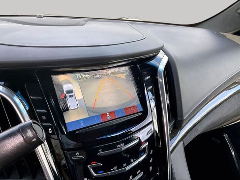 Used 2018 Cadillac Escalade ESV Platinum AWD/4WD image 26
