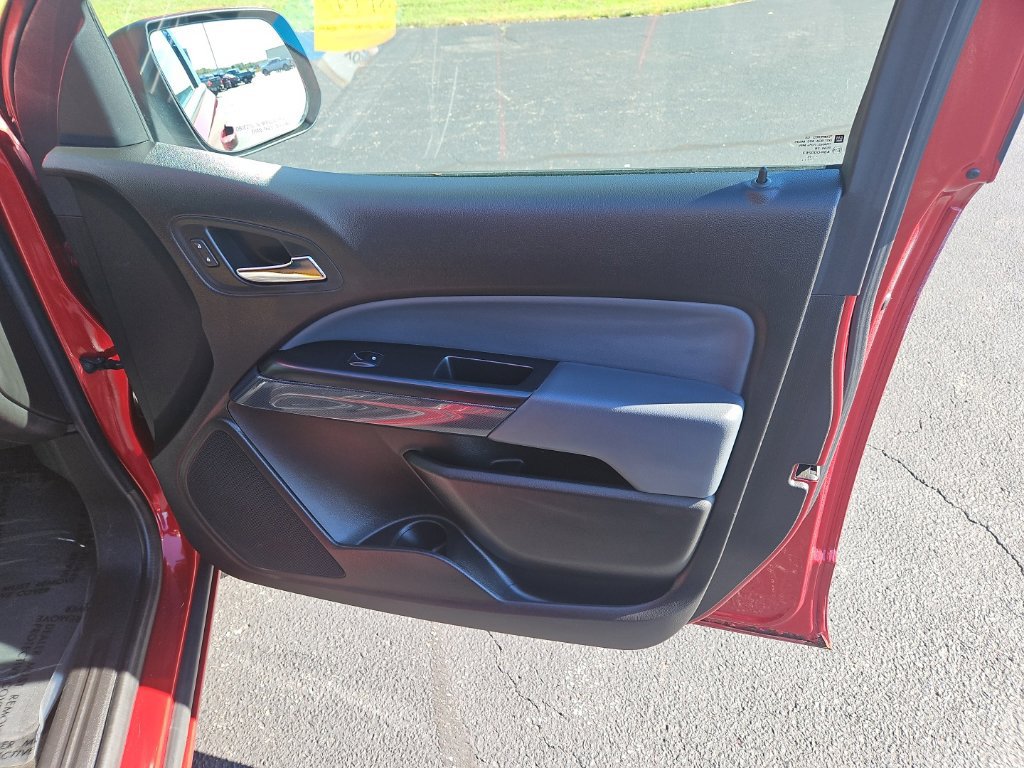 Used 2015 Chevrolet Colorado Z71 AWD/4WD image 32