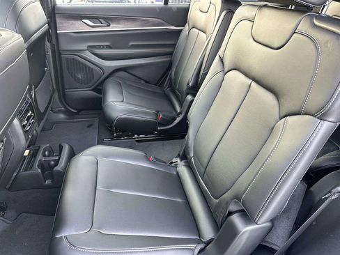 New 2025 Jeep Grand Cherokee L Limited w/ Black Appearance Package image 6